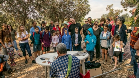תמונה של קהילה בטבע.jpg